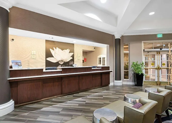 La Quinta & By Wyndham Superstition Springs Hotel 3*