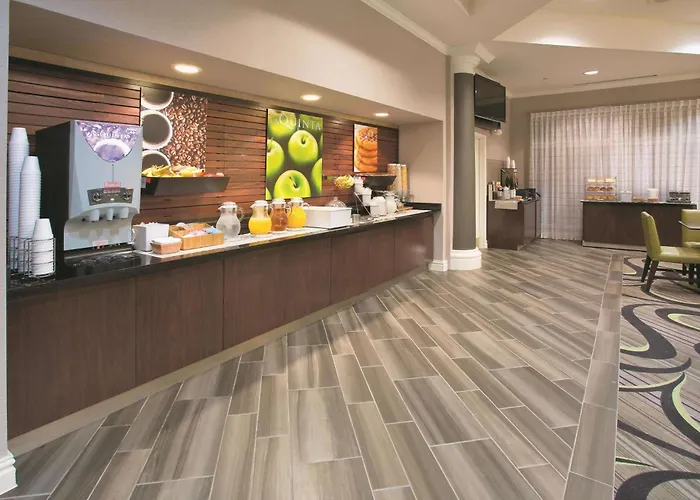 Hotel La Quinta & By Wyndham Superstition Springs Mesa
