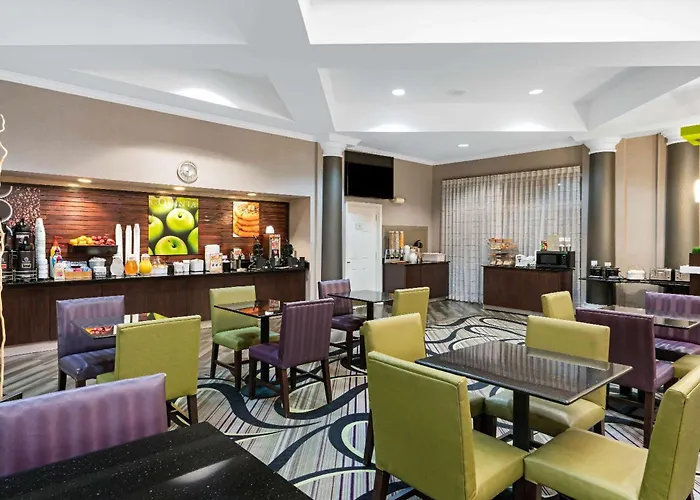 La Quinta & By Wyndham Superstition Springs Hotel 3*