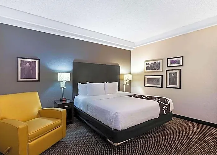 La Quinta & By Wyndham Superstition Springs 3*
