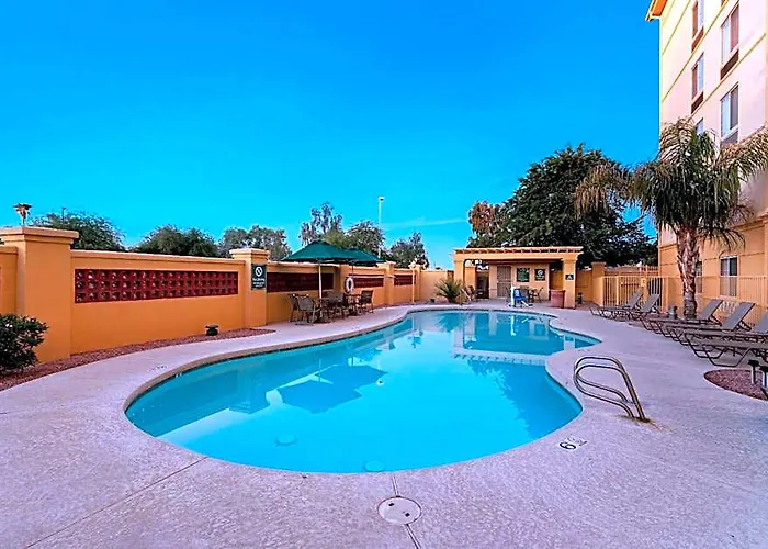 La Quinta & By Wyndham Superstition Springs