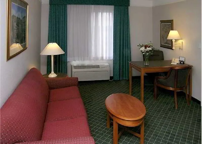 Hotel La Quinta & By Wyndham Superstition Springs Mesa